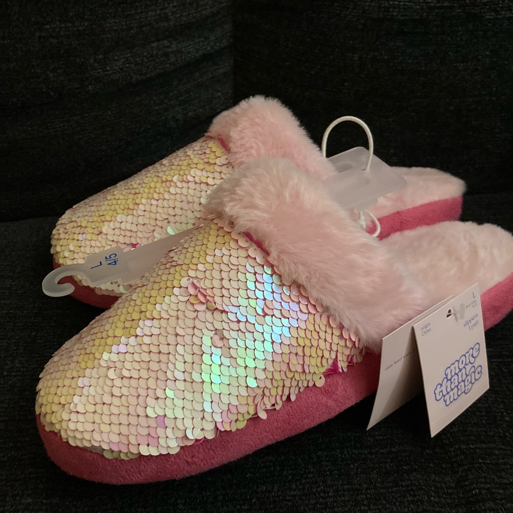 NEW-More Than Magic Pink Sammie Sequin Slippers Soft Lining Sz L (4-5) Non Slip